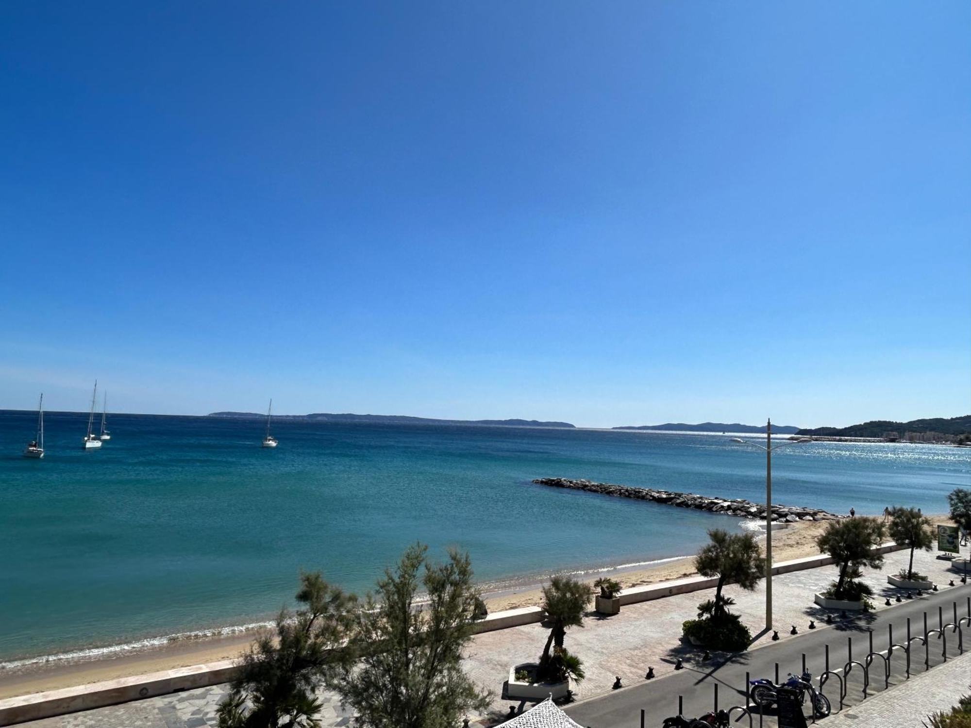 Premium Sea Front Apartment Le Lavandou Extérieur photo