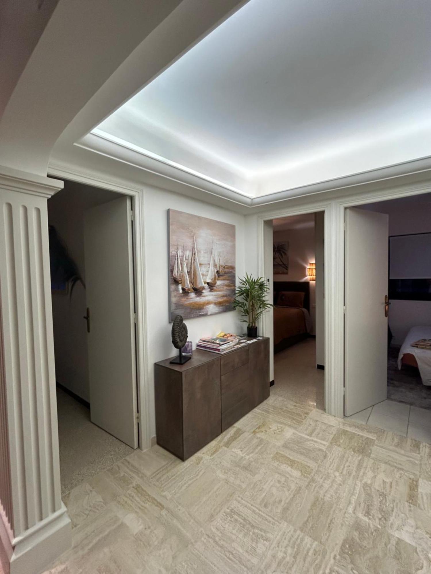 Premium Sea Front Apartment Le Lavandou Extérieur photo